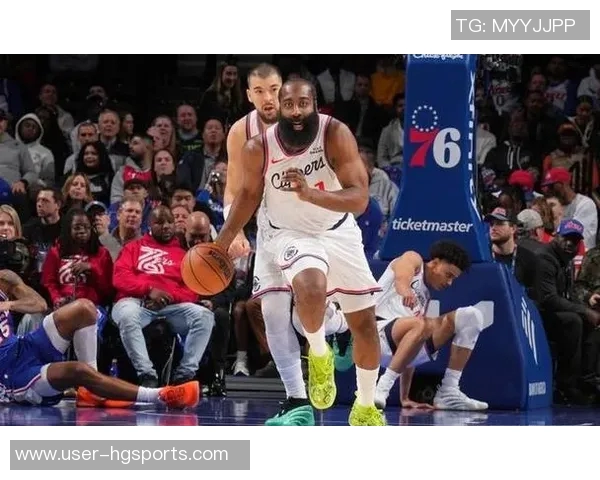 哈登狂砍29分6助助力球队逆转旧主罚球表现出色正负值高达19